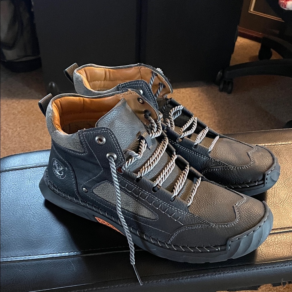 Black High-Top Men's Shoes